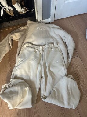Comfit Beige Cozy Sweatshirt & Joggers Set